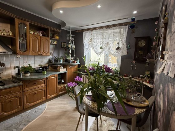 Продаж 4к квартири з євроремонтом та меблями Виноградар Порика 7А Киев