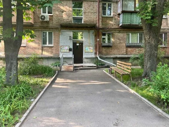 Продаж 2 кімн , вул.А.Шалімова 44/10 , біля ПАрку Київ