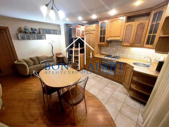 Продам 3к. квартиру по вул. Борщагівській 133, м. КПІ, Шулявська Київ