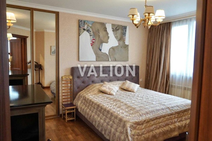 Продаж 2 кім квартири вул. Гетьмана 1-Б метро Шулявська 5 хв. - фото 1