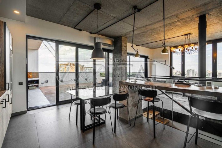 Унікальна квартира з терасою у стилі industrial loft - фото 1