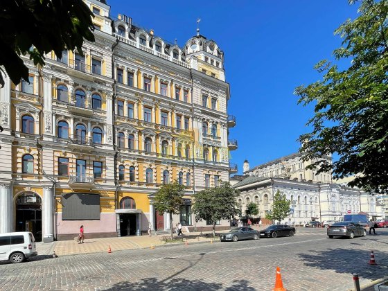 3-к ул. Б. Хмельницкого 30/10, напротив Оперы, м Золотые ворота, без % Київ