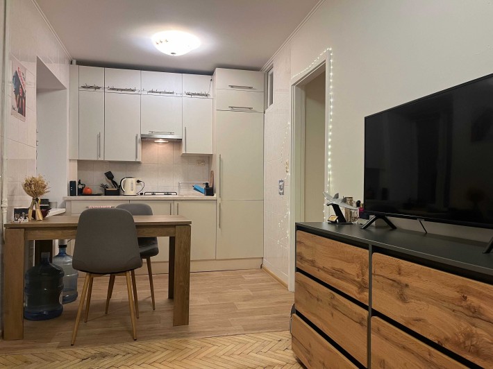 Продаж квартири Тбіліський пров.10, КПІ Берестейський проспект - фото 1