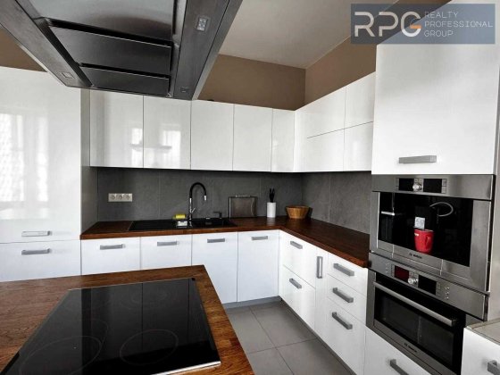 Продаж 3к квартири з ПІДЗЕМНИМ паркінгом вул.Лисичанська Киев