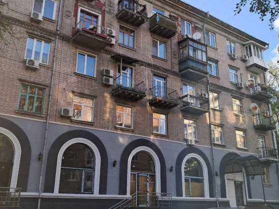 Продаж 3-х кімнатної сталінки  73м2 Білоруська 32 метро Лук'янівська Киев