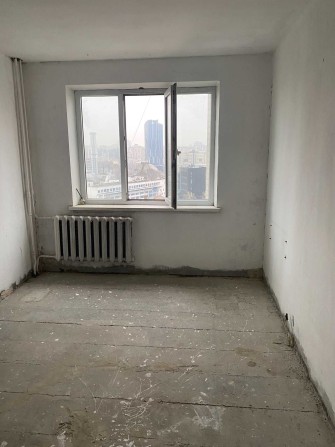 Продається трьохкімнатна квартира - фото 1