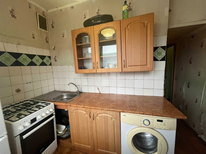 Терміново дешево Продаж  2к  вул.Салютна 8 Нивки  метро 15 хв - фото 1