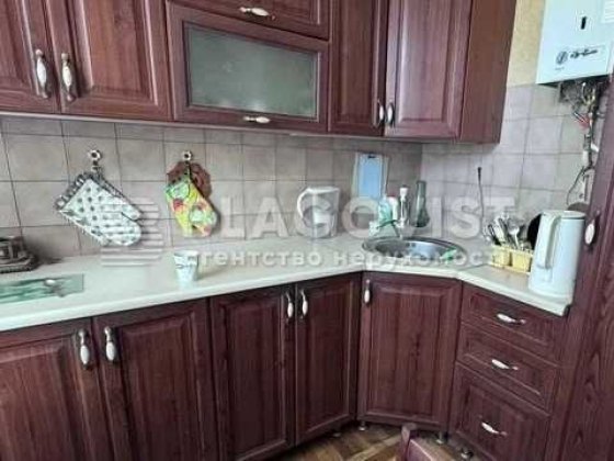 Продам 2кімн.квартиру в СТАЛІНЦІ!  Зоологічна, 6   54,3кв.м  ст.м"КПІ" Київ