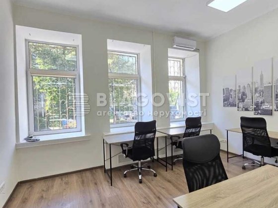 Продаж 2-к квартири з офісним ремонтом 44 м. Мала Житомирська, Майдан Київ