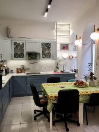 метро Театральна Богдана Хмельницького 9 - фото 1