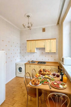 Продам квартиру в історичному центрі Києва, навпроти Premier Palace - фото 1