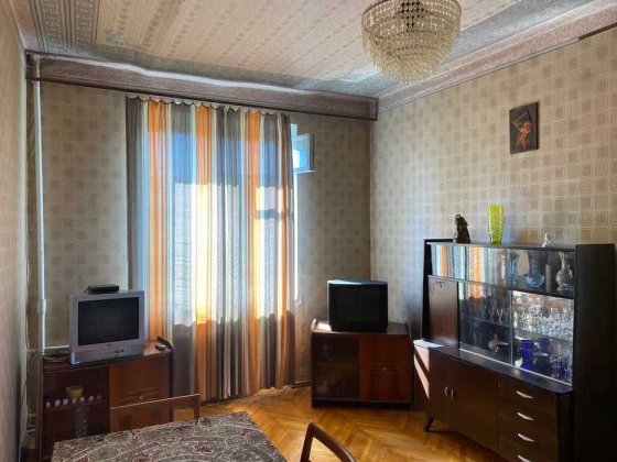 3-кімнатна квартира по вул. Івана Світличного, 4-А Київ