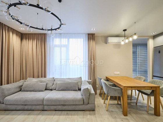 Продається дизайнерська квартира в ЖК "Сучасний квартал", 2-кімнатна Київ