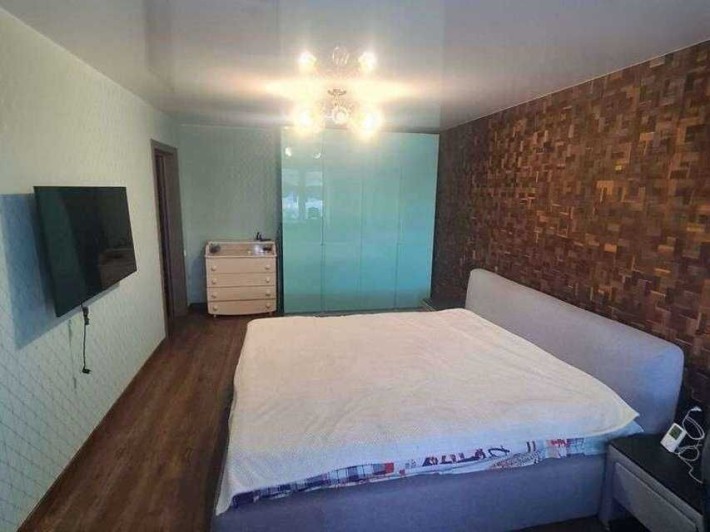 Продам 3-кімн. Олевська вул. 3б, 80 м.кв з паркомісцем - фото 1