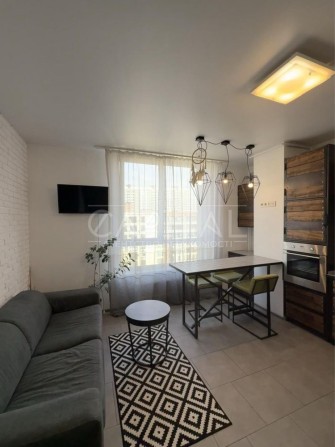 Продаж квартири / 43.3м2, 10/11пов / ЖК Парк Ленд, вул. Практична 4 - фото 1