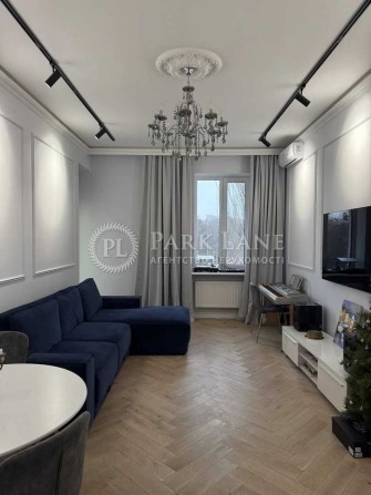 Продаж квартири з ремонтом Антонова Сталінка Н:3,3м ТОП Солом'янка - фото 1