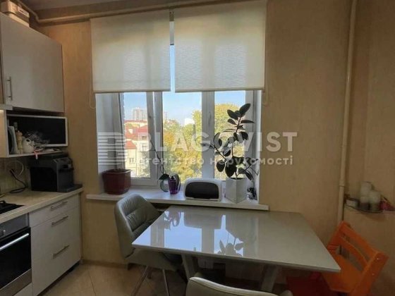 Продаж 3х кімн 80м2 вул Ю. Іллєнка 10 Шевченківський м. Лук'янівська Київ