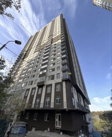 Эксклюзив 4.20 потолки новострой  52 ка м park Hills - фото 1