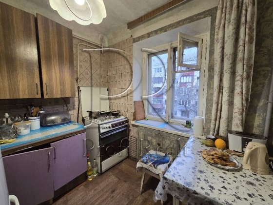 Продаж 3 кімн. квартири проспект Повітряних сил 7 Київ