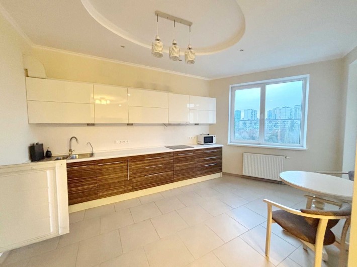 Продам 2 кімнатну з ремонтом в ЖК Смарагдовий Генерала Шаповала 2 - фото 1