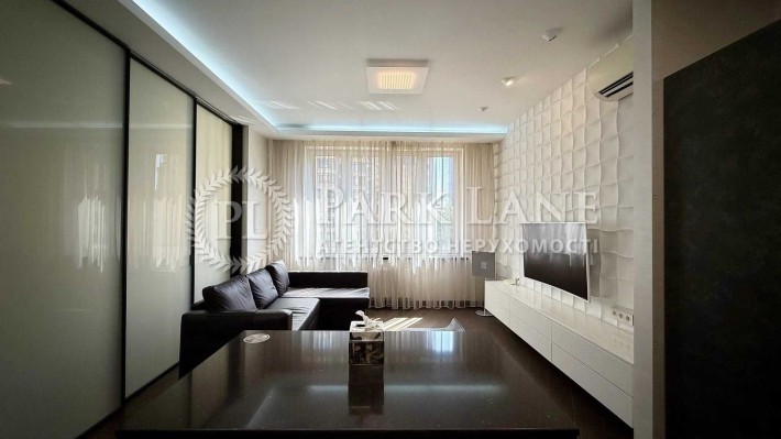 Продаж просторої трикімнатної квартири , по  Чорновола, Шевченківський - фото 1