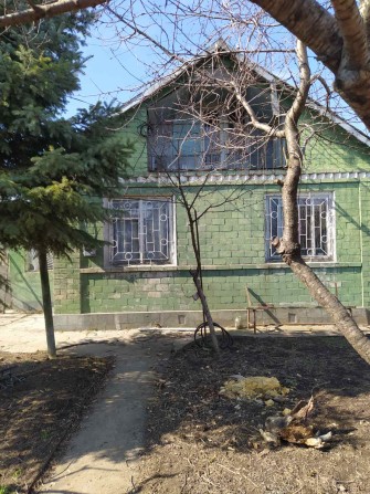 Светлое дачи, крепкий зимний дом с коммуникациями, сан/узплом. - фото 1