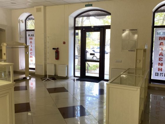 Продаж магазина 140 кв Центр міста Олександрія