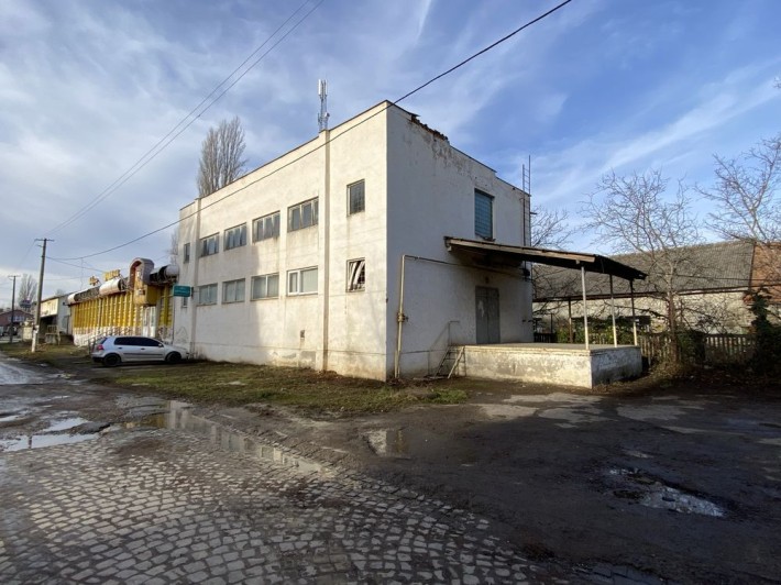 Продам торгівельний комплекс в Берегові - фото 1