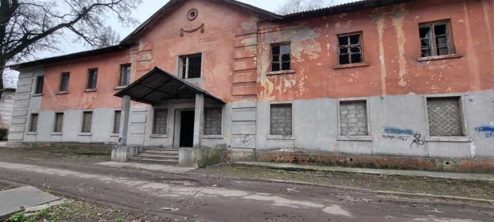 Продам  отдельно стоящее 2-х этажное здание в Центре города .Rn - фото 1