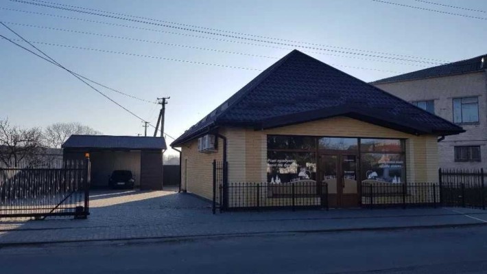Продам,,здам в оренду комерц прим..м.Володимир - 138м2 + 500м2 ділянка - фото 1