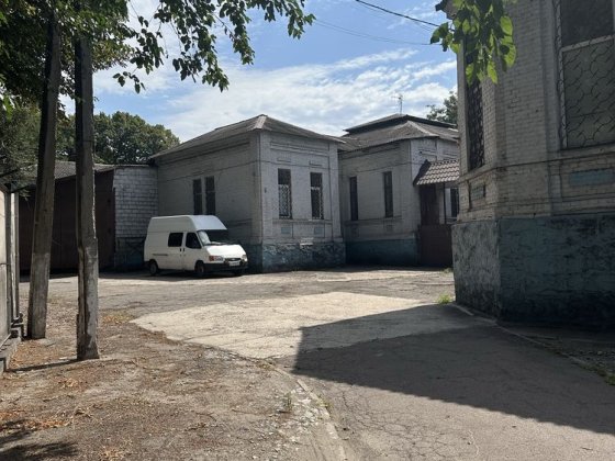 Продам здание, Центр города.