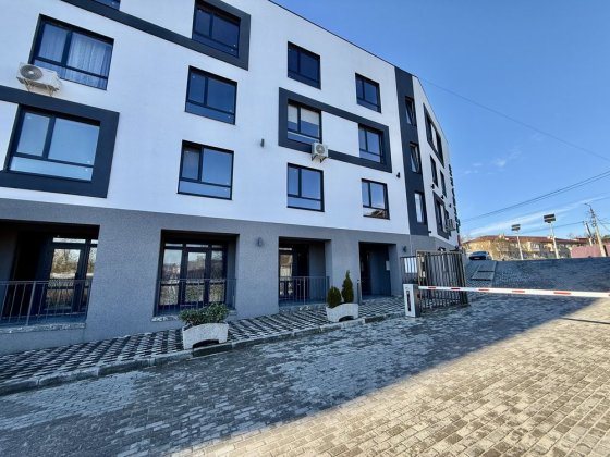 Продам фасадну комерцію на 1 поверсі Гостомель