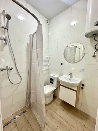 Продам. Комерційне приміщення з окремим входом - фото 1