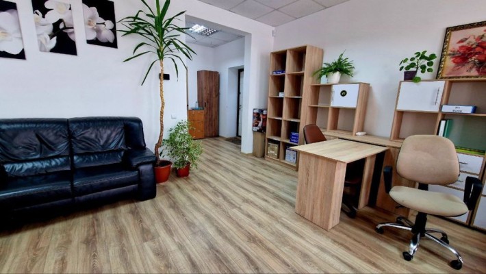 Продаж офісного приміщення з меблями - фото 1