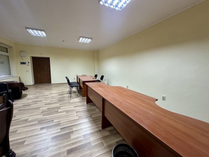 Продається нежитлове приміщення в центрі Дрогобича - фото 1