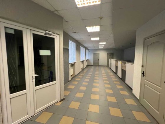 Продаж офісного приміщення  в центрі Зміїва від власника Зміїв