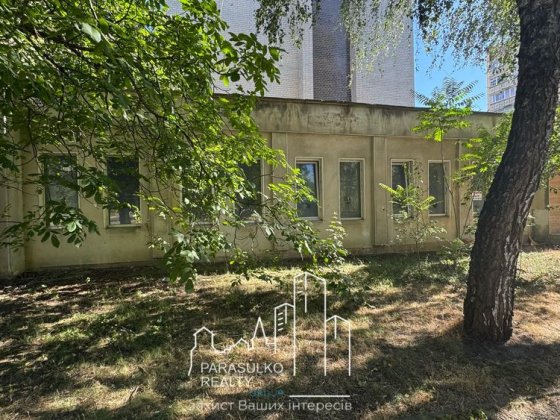 Продам ліквідне приміщення на мікрорайоні Кам'янець-Подільський