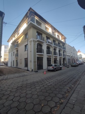 Продаж приміщення в центрі міста Коломия поруч музею Писанка. - фото 1