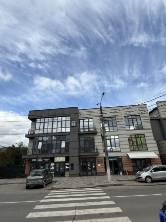 Комерційне приміщення в прохідній локації - фото 1