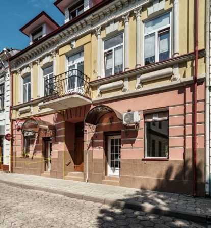 Продаж комерційного приміщення на топовій вулиці Коломиї - фото 1