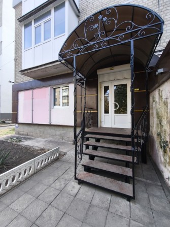 Продам коммерческое помещение в центре города - фото 1