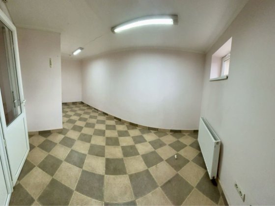 Продам двохярусне комерційне приміщення Мукачеве