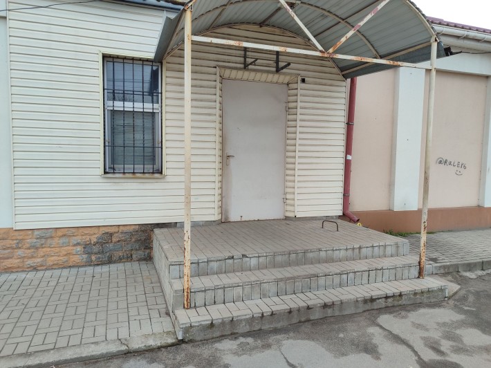 Продам приміщення комерційного призначення напроти центрального ринку - фото 1