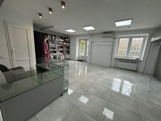 Продаж комерційного приміщення м.Сміла Смела