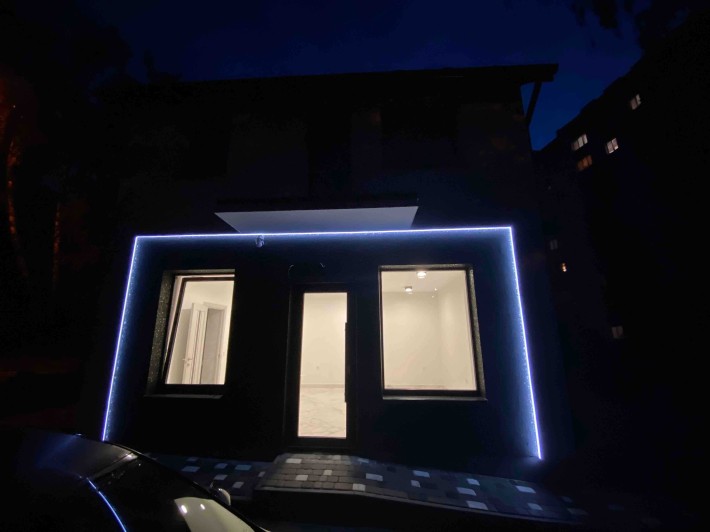 Продаж двоповерхової будівлі комерційного приміщення - фото 1