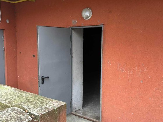 Продаж комерційних приміщень 85.4м2/ 85,6м2/ 88,7м2 / цоколь/ Виставка Хмельницкий