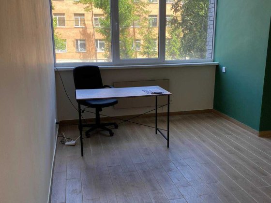 Продаж офісного приміщення БЦ Лакшері. Фасад. Хмельницький