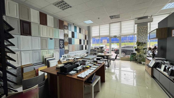 Приміщення на продаж з орендарями, 108.4 м2 - фото 1