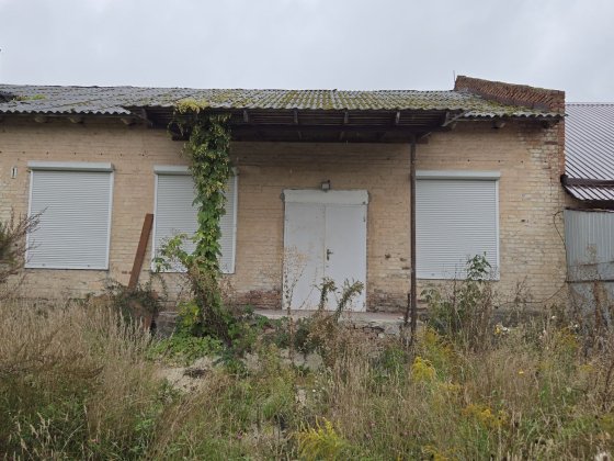 Здание, помещение с двором Шостка