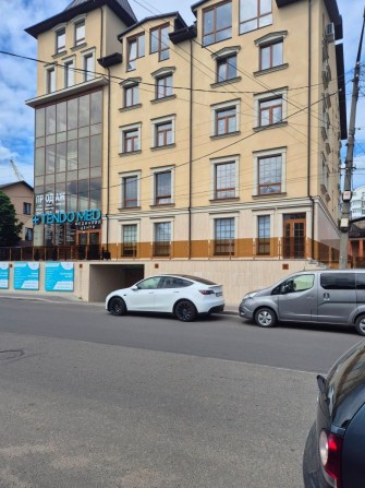 Продаж комерційного приміщення в центрі міста - фото 1